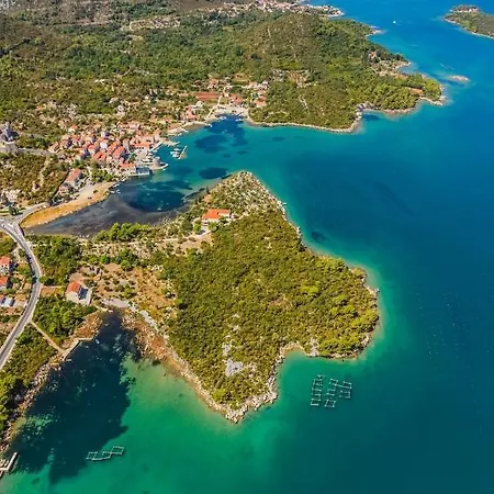 In With Seaview, Terrace, Air Condition, Wifi *