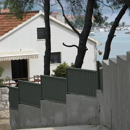 In With Seaview, Terrace, Air Condition, Wifi Appartement Orebić