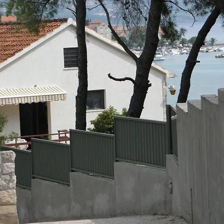 In With Seaview, Terrace, Air Condition, Wifi Apartment Orebic