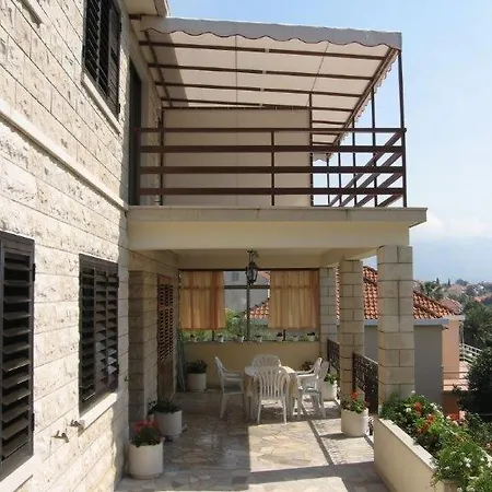 In With Seaview, Terrace, Air Condition, Wifi Orebic