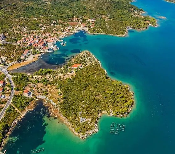 In With Seaview, Terrace, Air Condition, Wifi *